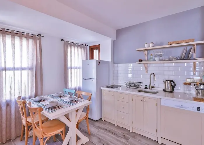 Lavantakas 2 50 Mt To Long Bazaar In Square Apartamento Kas